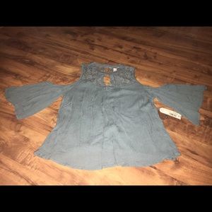 Beautiful Flowy shirt.